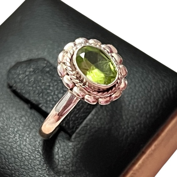 Artisan Sterling Silver Peridot Ring Size 6 - Picture 3 of 8